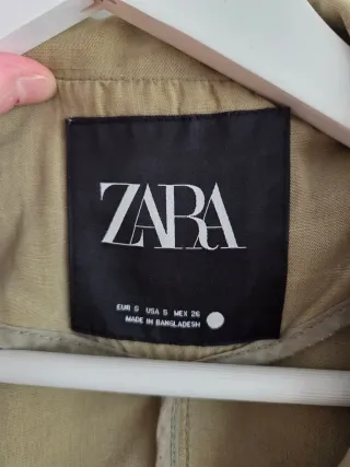 Sobrecamisa Zara verde oliva delavada.