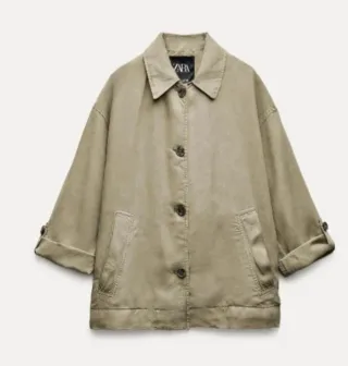 Sobrecamisa Zara verde oliva delavada.