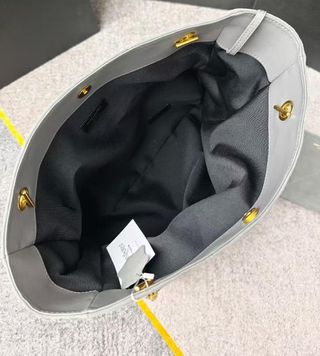 Bolso Saint Laurent Gris con Cadena Dorada