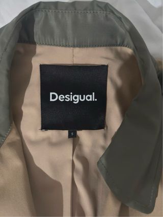 Gabardina Desigual Beige y Verde Militar