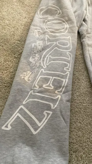 Pantalón Corteiz Gris