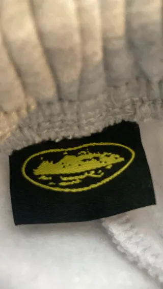 Pantalón Corteiz Gris