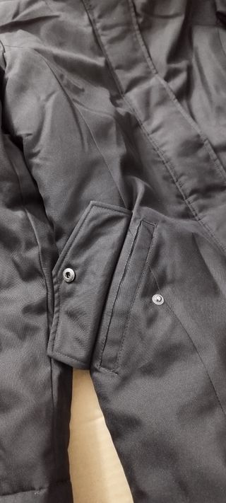 Abrigo impermeable negro