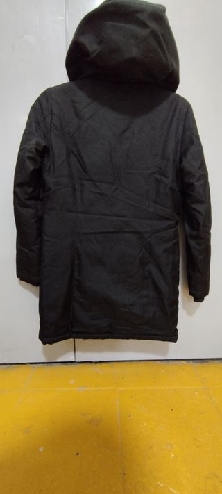 Abrigo impermeable negro