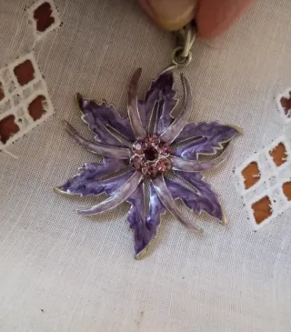Colgante Flor Morado y Plateado