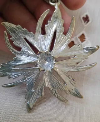 Colgante Flor Morado y Plateado