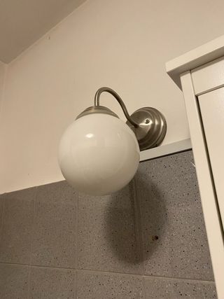 Lampada da bagno in metallo e vetro