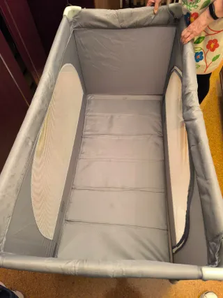 Cuna de viaje plegable