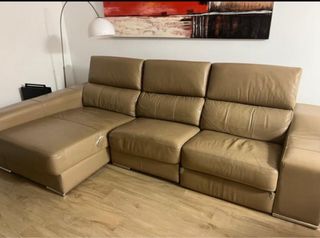 Sofá chaiselongue de piel beige