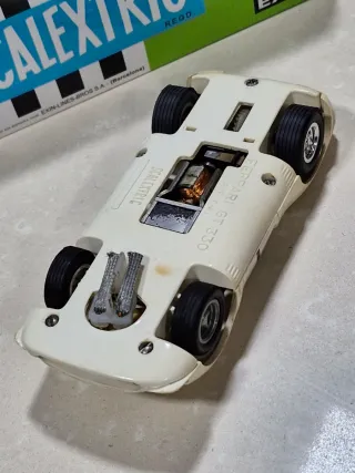 Scalextric Ferrari GT330 bianco