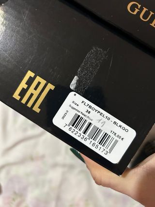 Stivaletti Guess borchie n.36