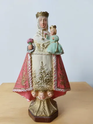 Ntra Sra de Covadonga Olot 17cm Virgen La Santina