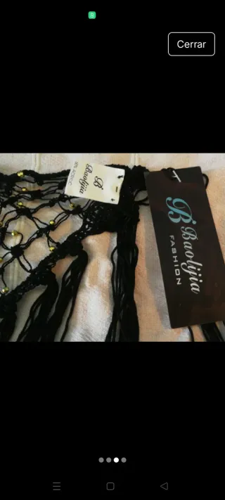 Mantoncillo negro con flecos