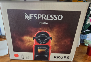 Cafetera Krups Nespresso Inissia Roja
