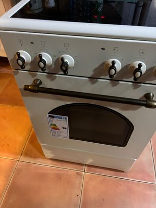 Cocina eléctrica blanca!TRANSPORTE GRATIS ALICANTE