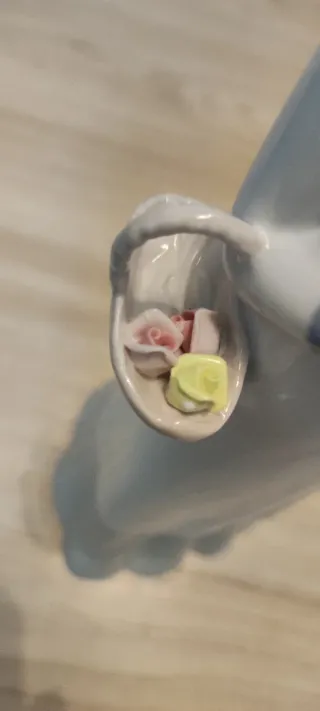 Figura Porcelana Miguel Requena Niña