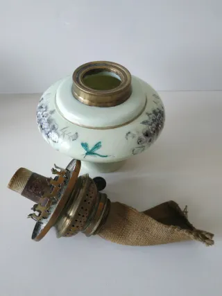 Quinqué antiguo opalina verde decorado