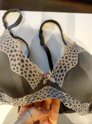Reggiseno Lormar con coppe e rifiniture in pizzo