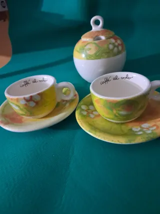 Set 2 tazzine con zuccheriera