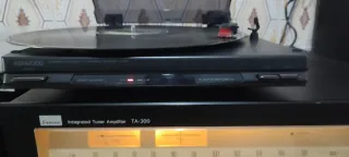 Tocadiscos Kenwood Negro