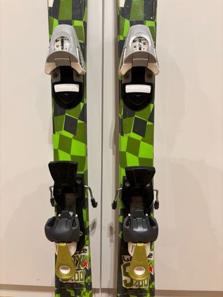 Esquís 115 cm + fijaciones infantiles