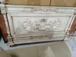 Cabecero de madera tallada 1.35m