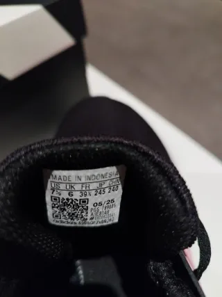 Zapatillas Adidas Negras y Rosas