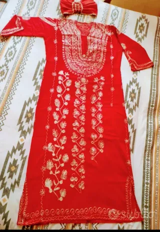 Vestito da Carnevale rosso ricamato taglia unica