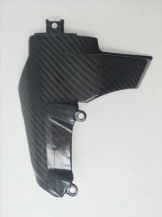TAPA DE MOTOR DUCATI MONSTER 821 EN CARBONO m_531