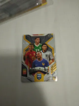 Carta Panini FIFA 365 Invincible