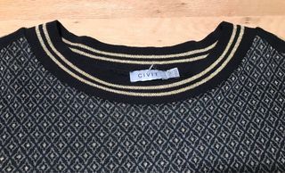 Vestido de lana negro y dorado