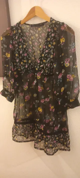 Vestido transparente floral negro