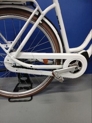 Bicicleta eléctrica urbana conectada Elops 920 E blanco