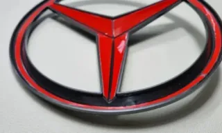 Logo Insignia Estrella Mercedes d Parilla Calandra