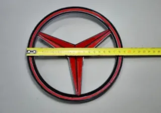 Logo Insignia Estrella Mercedes d Parilla Calandra