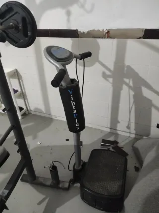 Elíptica + Vibradora Gimnasio