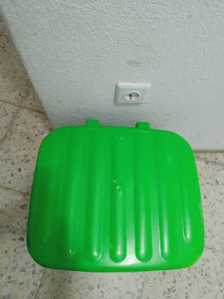 Papelera con pedal verde