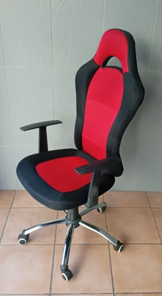 Silla de escritorio ergonómica regulable en altura