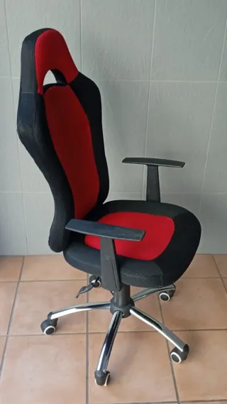 Silla de escritorio ergonómica regulable en altura