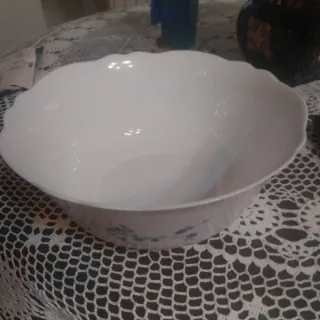 Insalatiera in porcellana bianca e blu