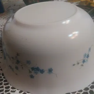 Insalatiera in porcellana bianca e blu