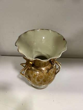 Vaso ceramica stile Liberty dorato