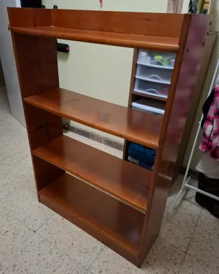 Estantería de madera 4 baldas. URGE VENDER