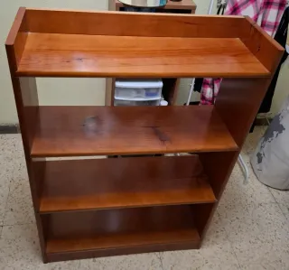 Estantería de madera 4 baldas. URGE VENDER