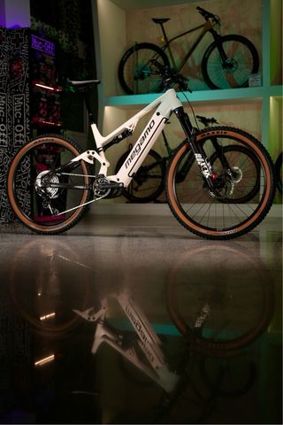 Bicicleta eléctrica Megamo Flame AL 05