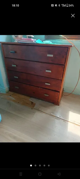 Cómoda antigua de madera