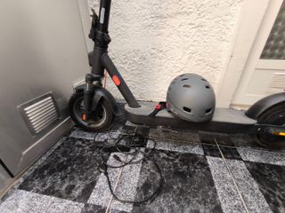 Patinete Eléctrico Xiaomi + Casco Gris