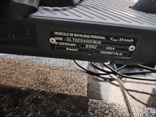 Patinete Eléctrico Xiaomi + Casco Gris