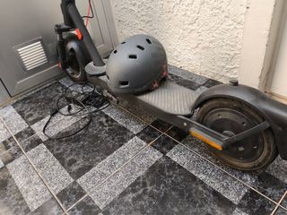 Patinete Eléctrico Xiaomi + Casco Gris
