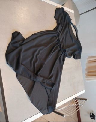 Vestido negro de tul